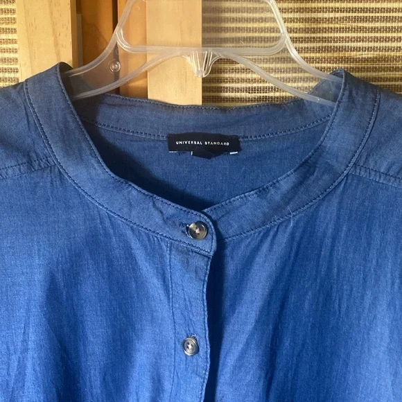 Plus size women’s Blue Button-Up tunic/shirt - Picture 2 of 4